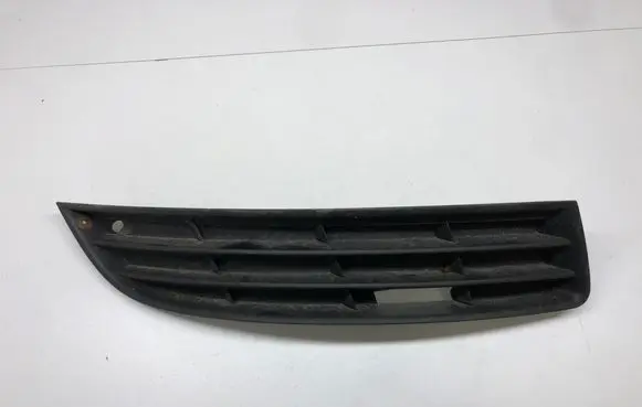 Volkswagen PASSAT B6 Front bumper lower grill 3C0853666