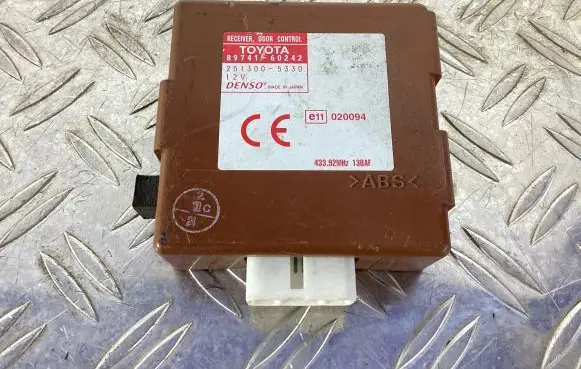 Toyota Land Cruiser (J100) Door control unit/module 8974160242 2513005330