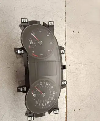 Speedometer (instrument cluster)