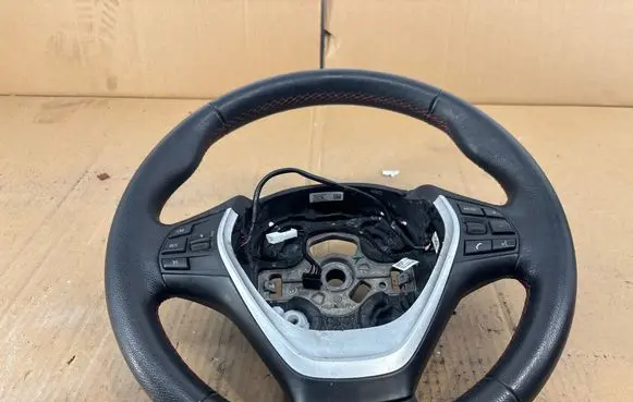 BMW 1 F20 F21 Steering wheel 62560043D 14B2141T0213 P559837