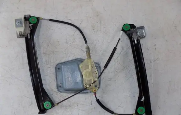 Volkswagen Scirocco Front window lifting mechanism without motor 1K8837402AB