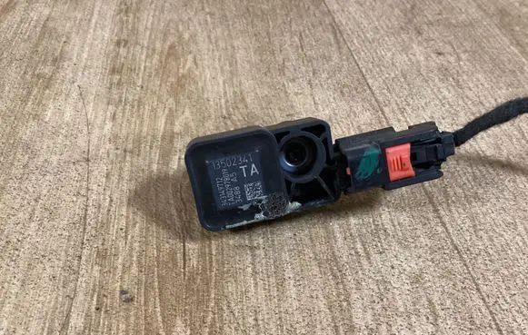 Opel Insignia A Airbag deployment crash/impact sensor 13502341