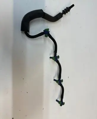 Peugeot 308 SW Fuel injector supply line/pipe 
