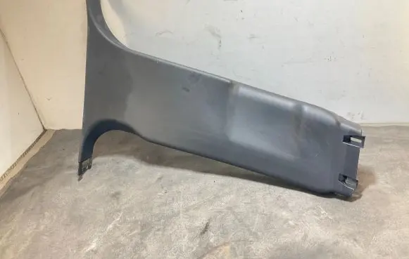 (B) pillar trim (bottom)