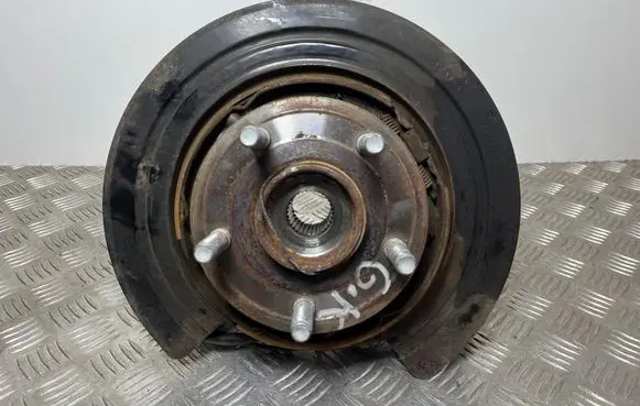 Rear wheel hub