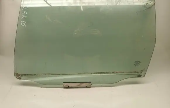 Volvo V70 Rear door window glass 43R001105 E000186