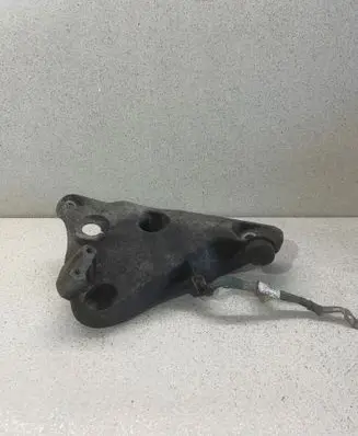 BMW X5 E70 Engine mounting bracket 6790021 701543 68572910
