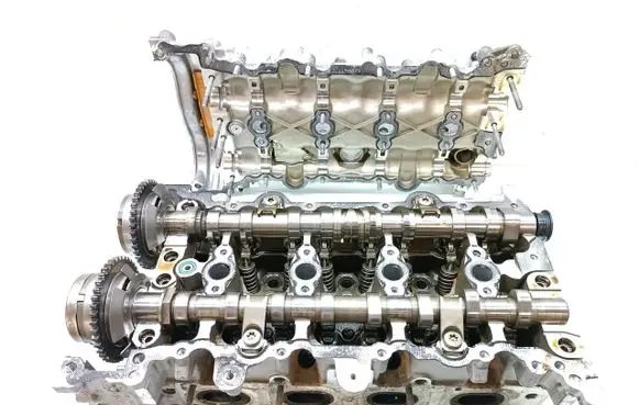 Mercedes-Benz B W247 Engine head R270016 A2700100530