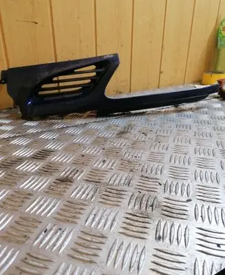 Renault Scenic I Front bumper upper radiator grill