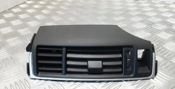 Toyota Verso Dash center air vent grill 556700F040