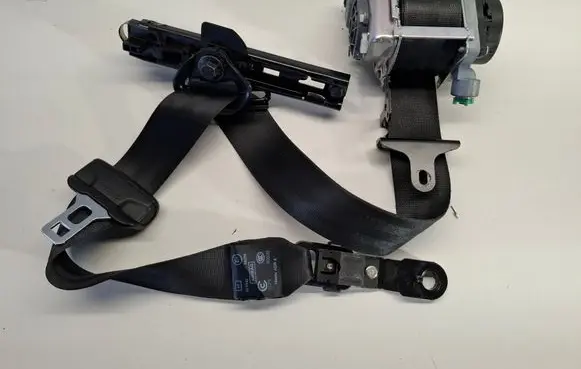 Volvo V60 Front seatbelt 39818843 616155800
