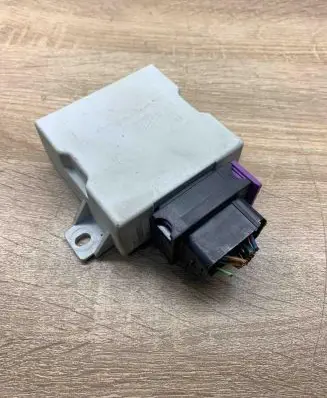 Toyota Avensis T250 Window wiper relay 150696