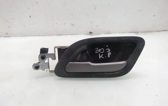 Honda FR-V Front door interior handle