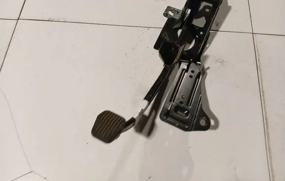 Volvo S40 Brake pedal 