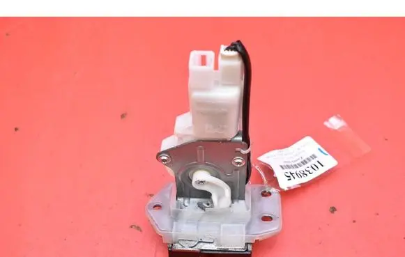 Suzuki SX4 Tailgate/trunk/boot lock/catch/latch B6765