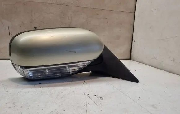Subaru Outback Front door electric wing mirror 010843
