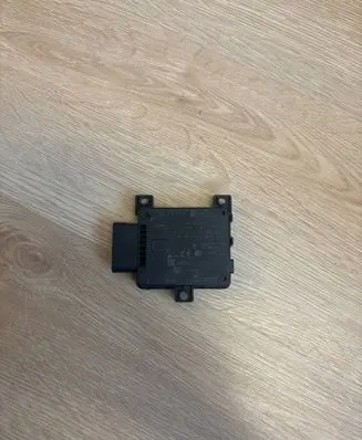 Mercedes-Benz E W214 Distronic sensor radar A0009006547