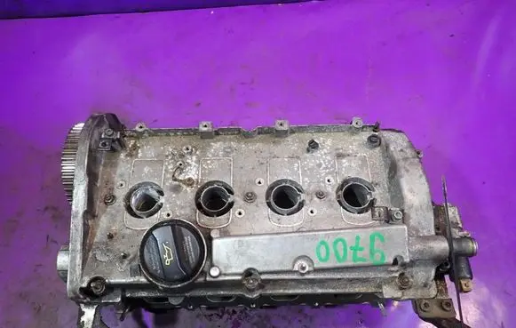 Volkswagen PASSAT B5.5 Engine head 058103373D