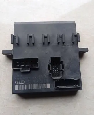 Audi A4 S4 B6 8E 8H Comfort/convenience module 8E0907279E