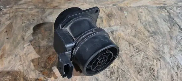 Volvo S40, V40 Mass air flow meter 7700114778