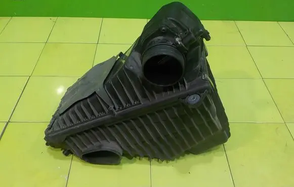 Audi Q7 4L Air filter box 7L8128601C CL3