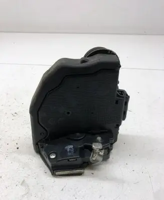 Toyota Avensis T270 Rear door lock