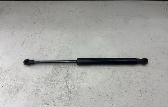 BMW 5 E60 E61 Front bonnet/hood damper/strut 7008745