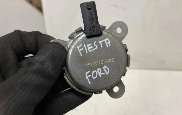 Ford Fiesta Camshaft vanos timing valve CM5G6M280 19149125606