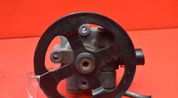 Mitsubishi Lancer VIII Power steering pump