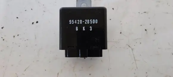 Hyundai Santa Fe Window wiper relay 954202B500