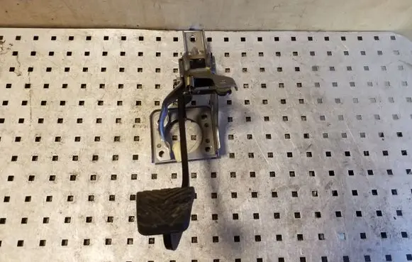KIA Sportage Brake pedal