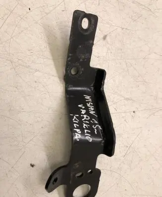 Nissan Qashqai Engine mounting bracket 8201013534