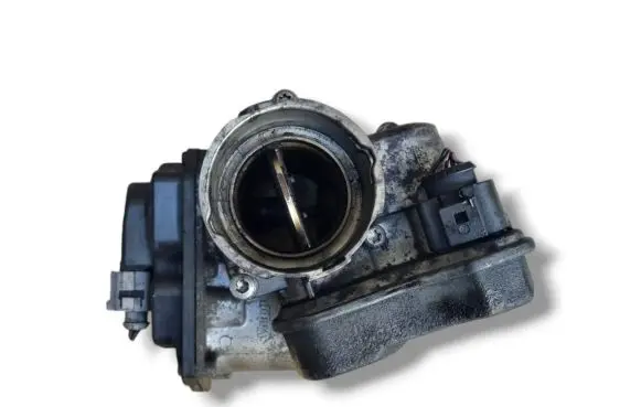 Volkswagen PASSAT B6 Throttle valve 03G131501