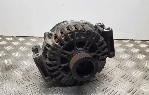 Infiniti Q70 Y51 Generator/alternator A6519062500 FG18S097 314001357