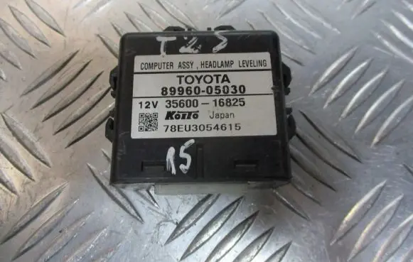 Toyota Avensis T250 Other devices 89960-05030