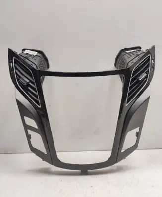 Hyundai i40 Radio/GPS head unit trim 847403Z000