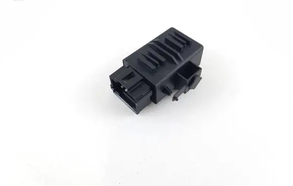 Porsche Cayenne (9Y0 9Y3) Seat heating relay 3F0959772