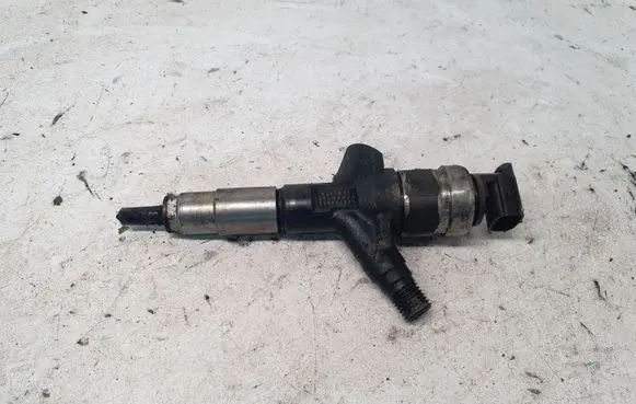 Subaru Impreza III Fuel injector 16613AA020