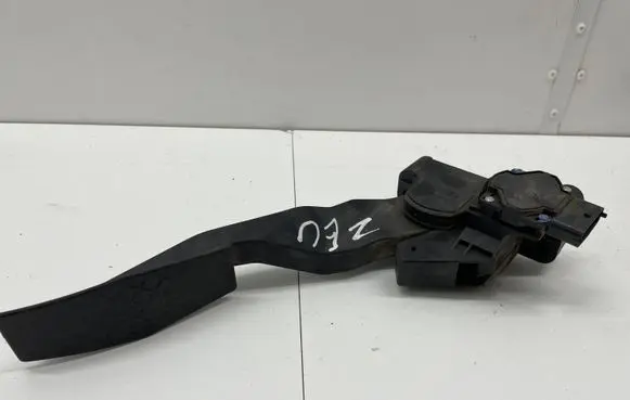 Opel Zafira B Accelerator throttle pedal 0281002298 28101087