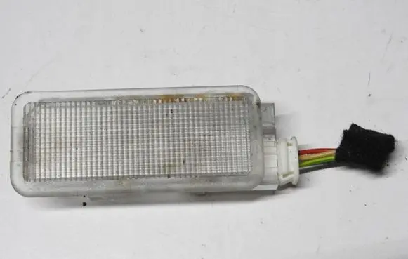 Peugeot 508 Boot/trunk interior light 