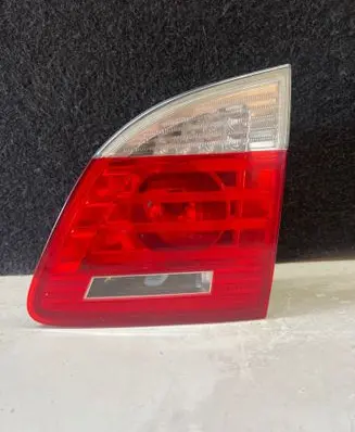Tailgate rear/tail lights