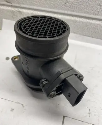 Audi A4 S4 B6 8E 8H Mass air flow meter 0280218100