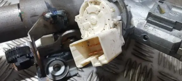 Toyota Yaris Ignition lock contact 