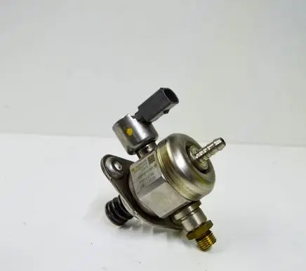 Audi A3 S3 8V Mechanical fuel pump 06K127026A