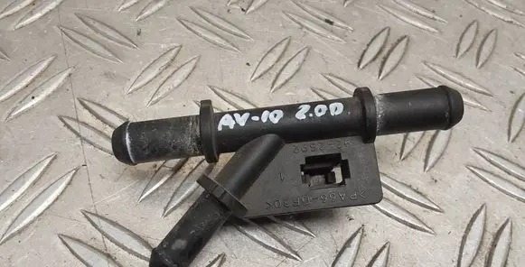Toyota Avensis T270 Engine coolant pipe/hose 922592