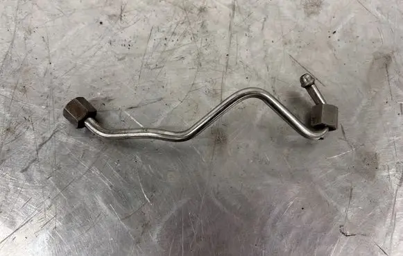 BMW X5M E70 Fuel injector supply line/pipe 