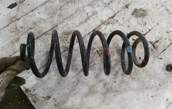 Toyota Auris 150 Rear coil spring NOCODE