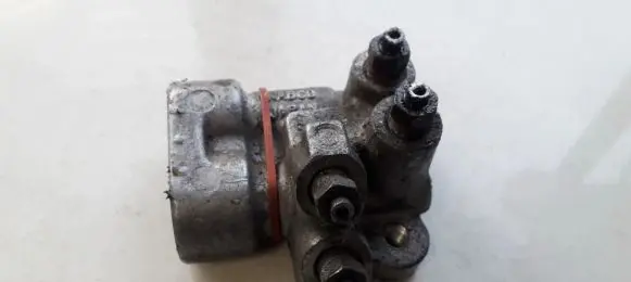 Subaru Legacy Air suspension compressor 977330