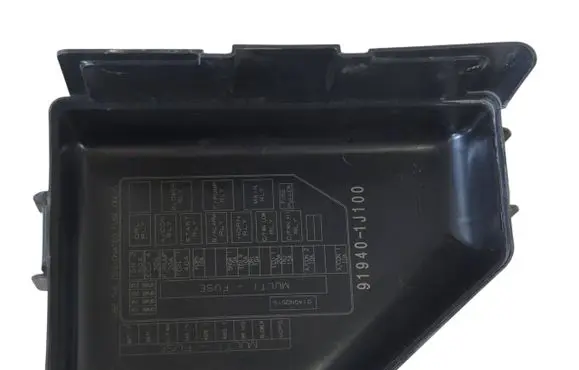 Hyundai i20 (PB PBT) Fuse box cover 919401J100