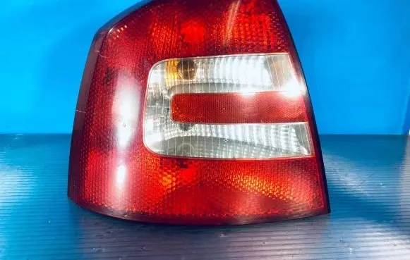 Skoda Octavia Mk2 (1Z) Rear/tail lights 1Z5945095A 1Z5945111A